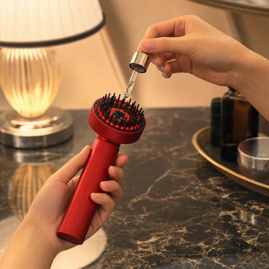 Masajeador capilar con luz roja con sérum o crema