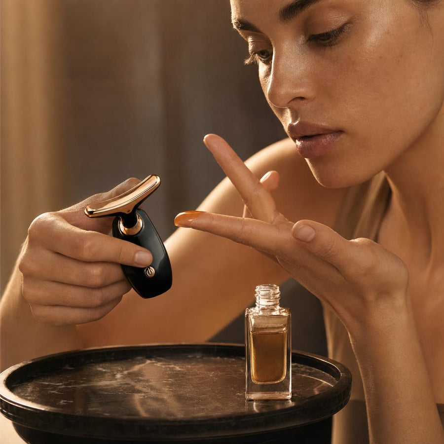 Masajeador facial vibratorio con sérum o crema